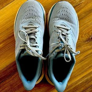 Hoka running shoe size 8B